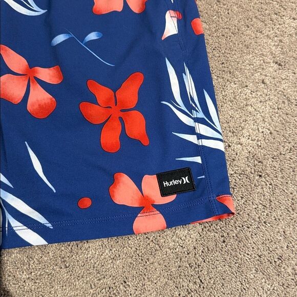 Hurley phantom swim shorts! Size XL elastic waist! 5 1/2 inch inseam! Like new - Picture 3 of 7